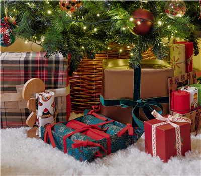 CHRISTMAS BASKET LEAVES WITH KITCHEN TOWELS SET 3PCS 3